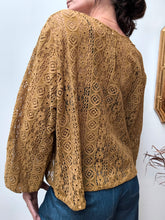 Blouse Soléa — Blouse bohème en dentelle de coton ocre