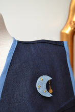 Broche lune Céleste - jean upcyclé