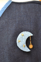 Broche lune Céleste - jean upcyclé