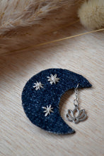 Broche lune Séleste - fleur lotus