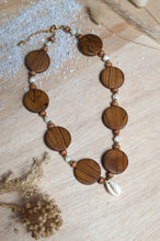 Collier bohème Naëlle - bois, nacre & coquillage