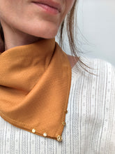 Foulard Ambre — Foulard femme ocre en viscose ECOVERO™