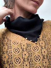 Foulard Éclipse — Foulard noire femme en viscose ECOVERO™