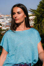 T-shirt Loly 100% lin bleu — détails perles dorées