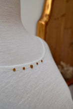 T-shirt Loly 100% lin écru — détails perles dorées